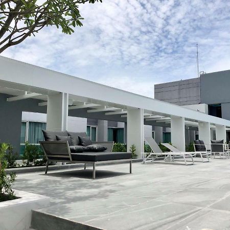 Crystal Hotel Hat Yai Buitenkant foto