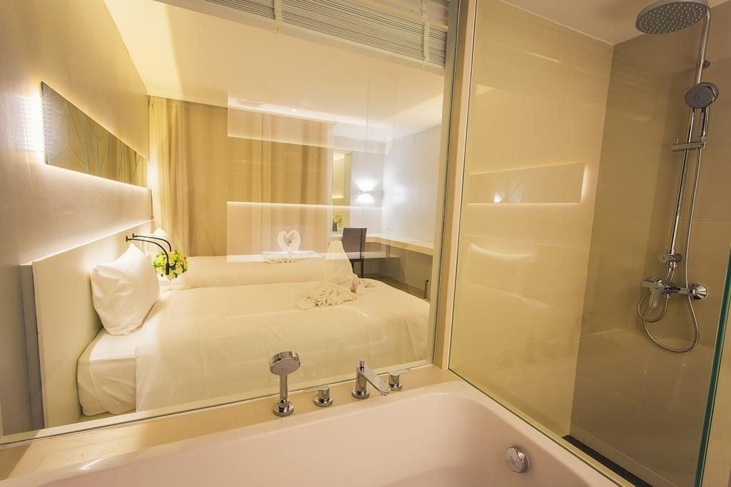 Crystal Hotel Hat Yai Buitenkant foto