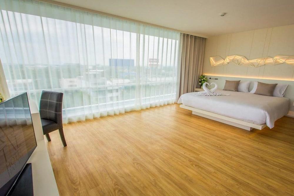 Crystal Hotel Hat Yai Buitenkant foto