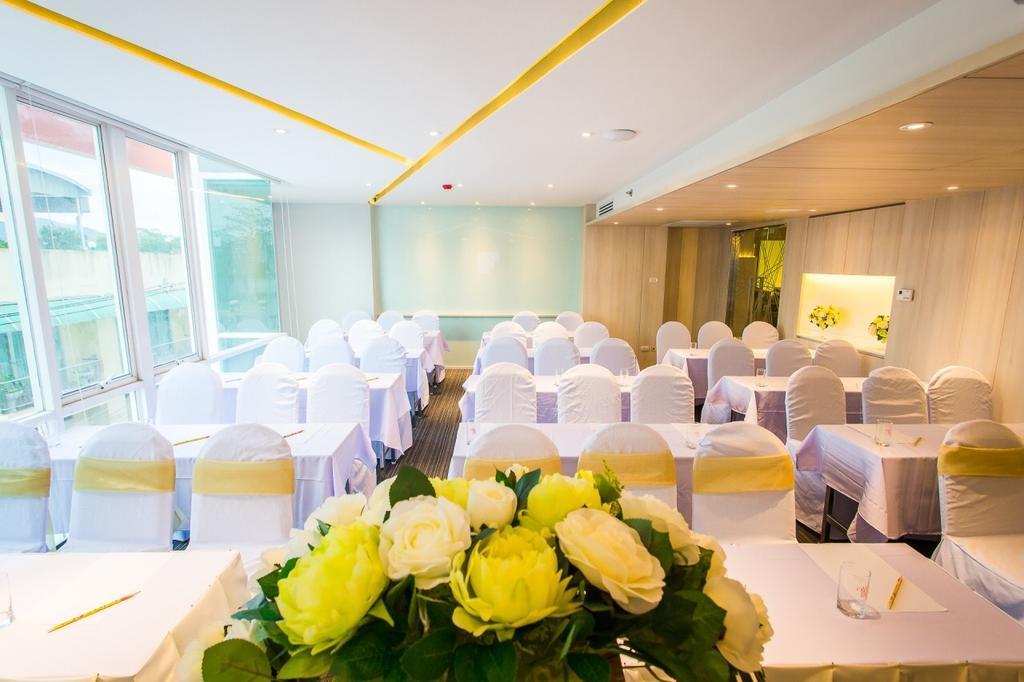 Crystal Hotel Hat Yai Buitenkant foto