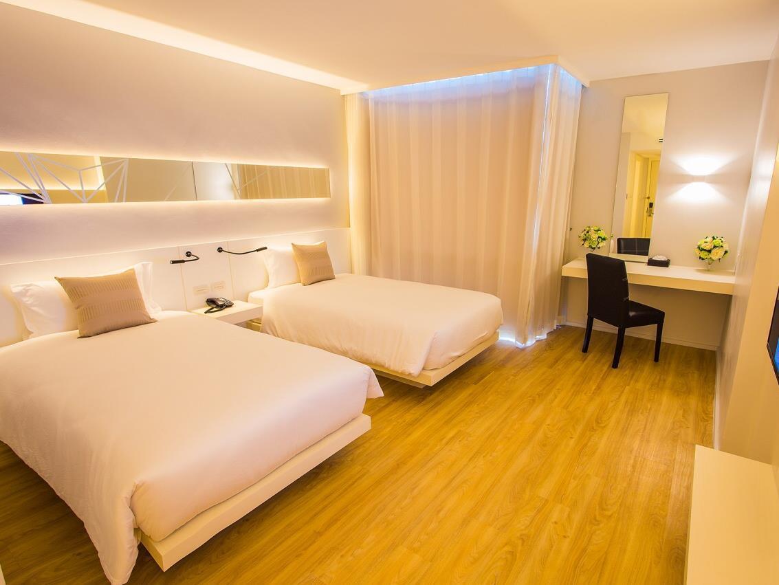 Crystal Hotel Hat Yai Buitenkant foto