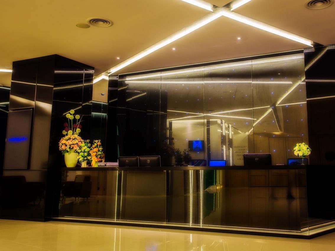 Crystal Hotel Hat Yai Buitenkant foto