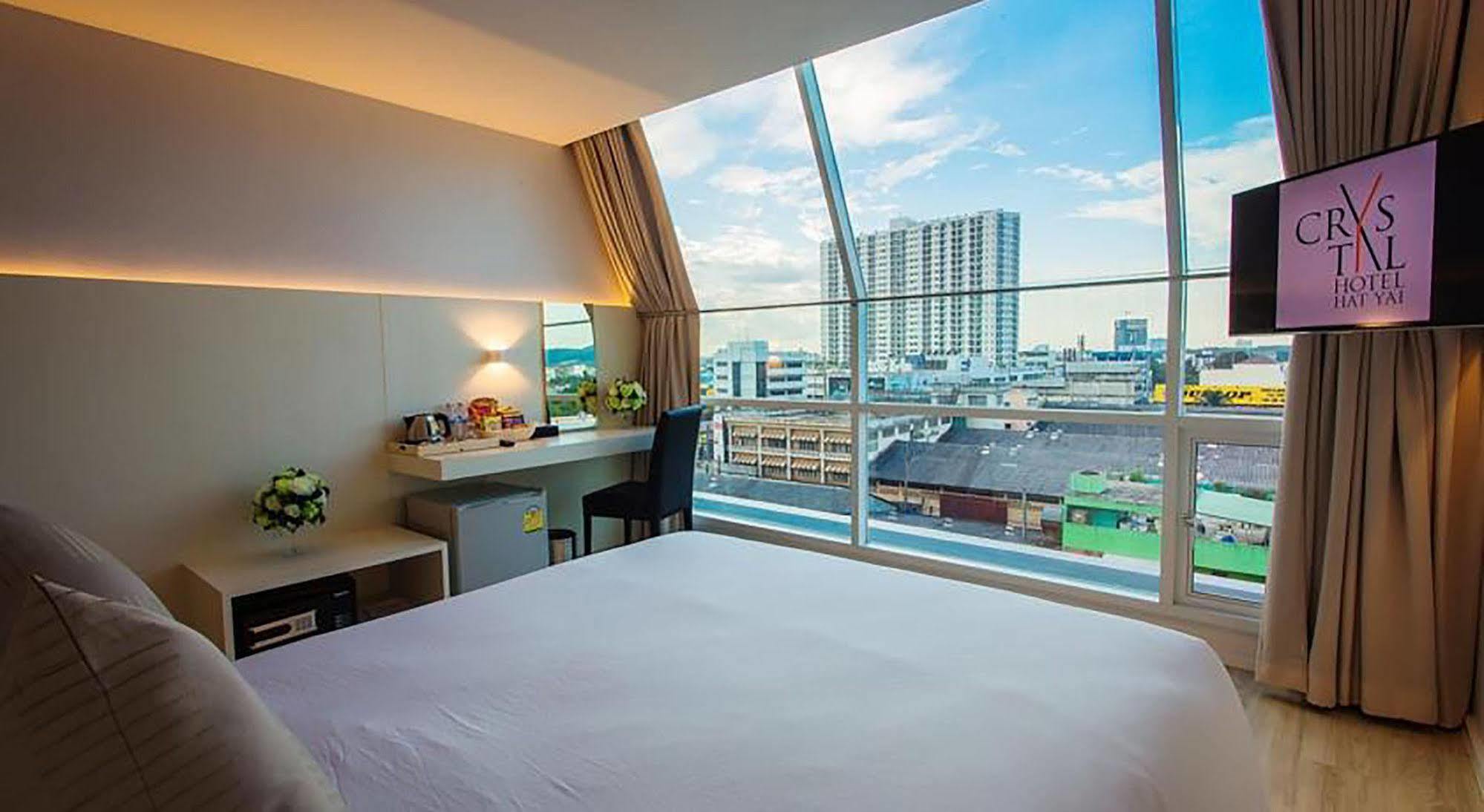 Crystal Hotel Hat Yai Buitenkant foto