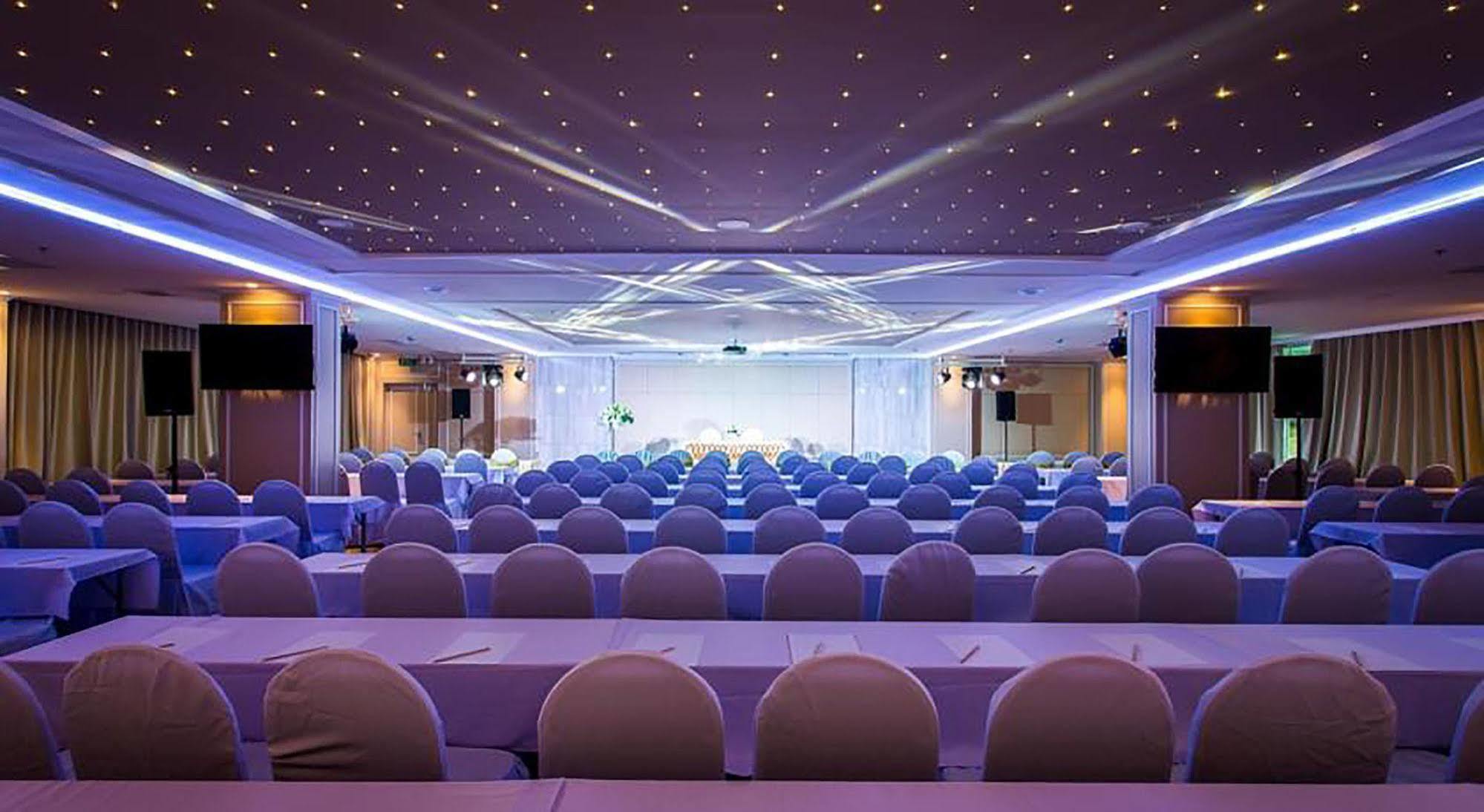 Crystal Hotel Hat Yai Buitenkant foto