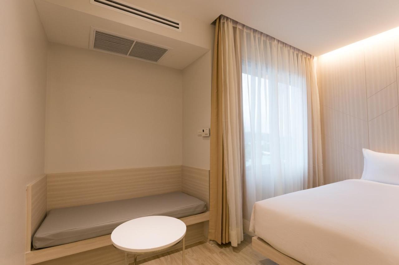 Crystal Hotel Hat Yai Buitenkant foto