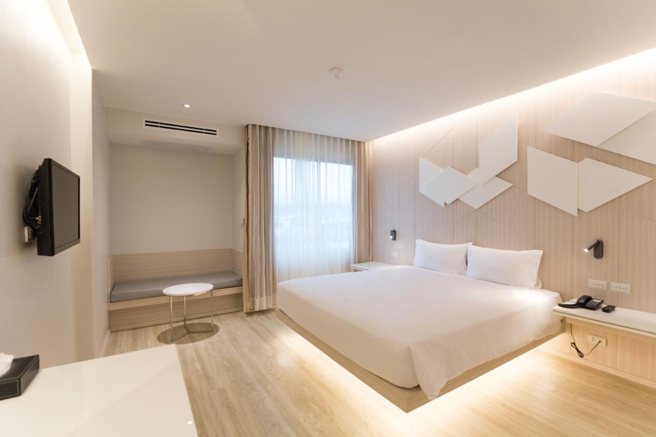 Crystal Hotel Hat Yai Buitenkant foto
