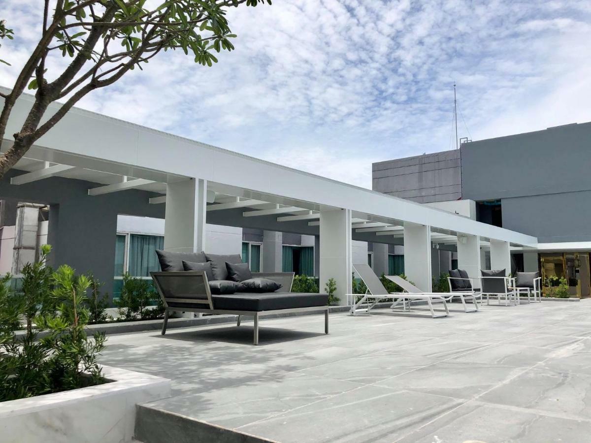 Crystal Hotel Hat Yai Buitenkant foto